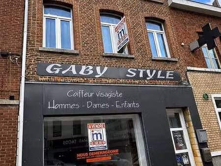 situé idéalement en plein centre