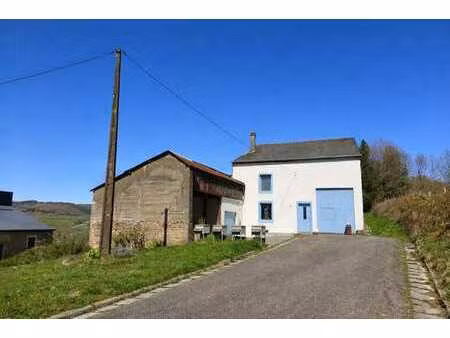 fermette située dans un environnement idyllique