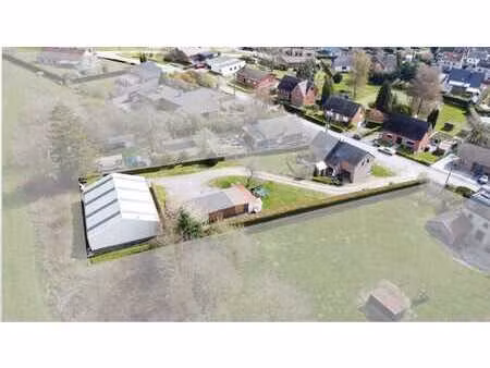 ensemble immobilier polyvalent avec entrepôt et 3 garages