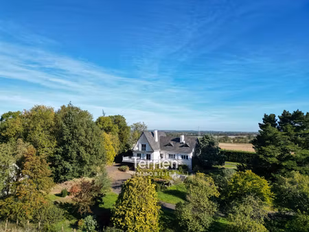 villa de luxe à vendre à beaucouzé
