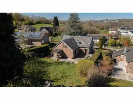 bungalow 4 façades avec jardin et garage sur les hauteurs d'