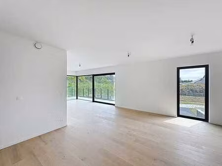 disponible immédiatement