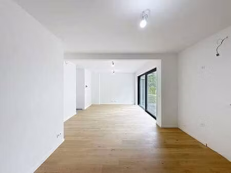 disponible immédiatement