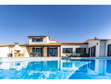 vente maison 5 pièces 142 m² à saint-sulpice-de-royan (17200)  598 500 €