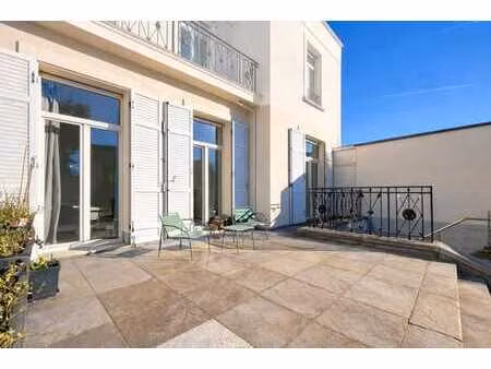 appartement de standing au centre-ville avec deux chambres 