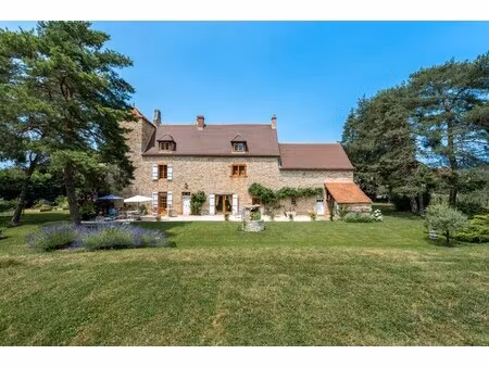 villa de luxe à vendre à bresse-sur-grosne