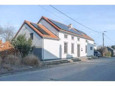 superbe fermette rénovée avec charme – 3 chambres – 2 sdb