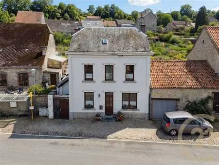 authentique maison 3 façades avec jardin