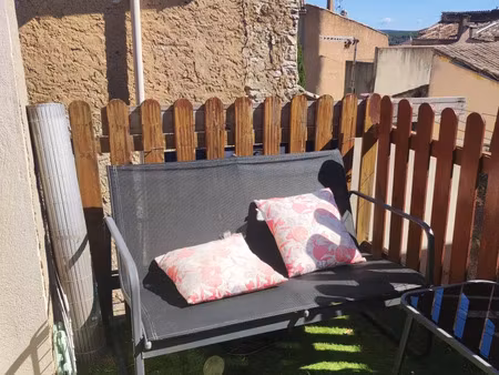 lorgues  joli appartement lumineux ave un balcon