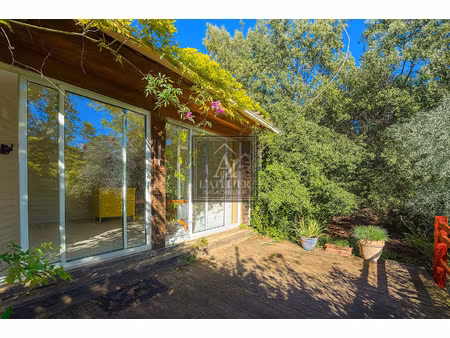 maison de 65 m2 sur une parcelle de 2500 m2 en zone naturell