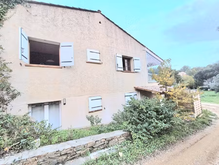 villa avec 5 appartements sur 2400 m2 de terrain