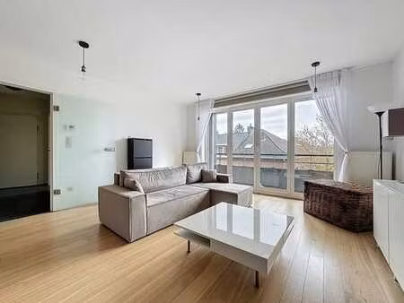 ganshoren : appartement 2 chambres avec terrasses + parking