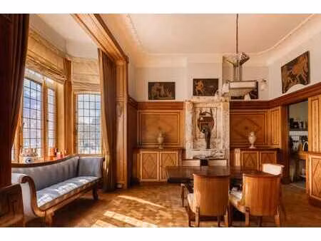 grandeur dans une demeure éclectique avec cabinet