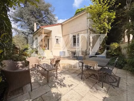 vente maison 8 pièces 197 m² à garches (92380)  1 290 000 €