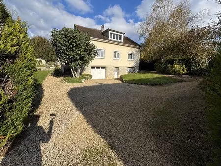 maison de 5 piéces vivable de plain pied.