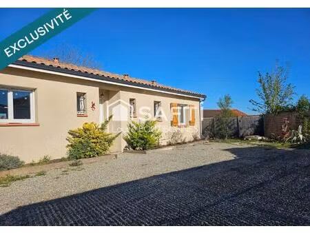 maison récente avec grande terrasse et piscine