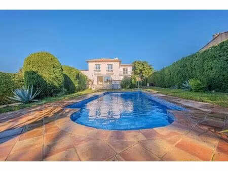 villa de 6 pièces de luxe en location sainte-maxime  france