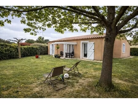 villa plain-pied 5 pièces avec 4 chambres garage et terrain de 650 m² secteur résidentiel.