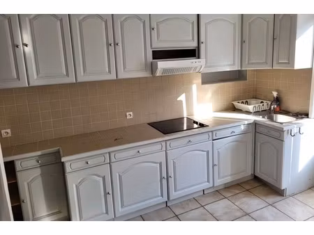 studio / 30m² / athis mons (rer c)