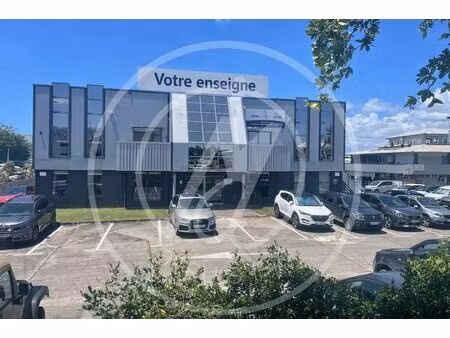 a louer local commercial rare - visibilité exceptionelle à jarry