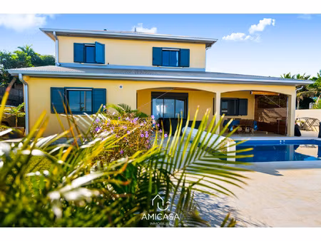 exclusivite villa t5 avec piscine la possession