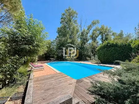 maison de campagne avec piscine et parc arboré