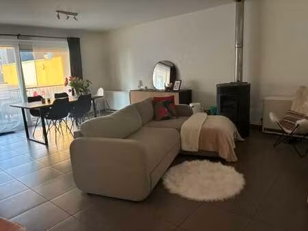 appartement 3 chambres avec terrasse et carport (peb b)