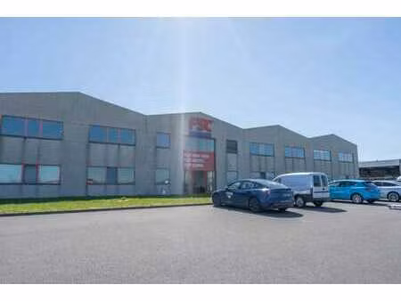 plusieurs bureaux dans le zoning de seneffe (feluy)