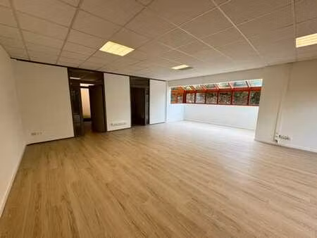 espace bureaux de 85m2 + terrasse et parkings