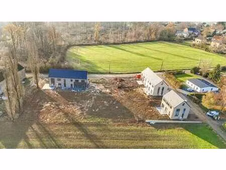 maison moderne avec jardin et vue imprenable à marchin