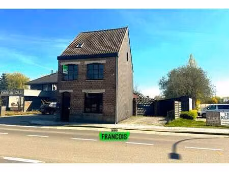 charmante vrijstaande woning met zuidgerichte tuin en 4 sla…
