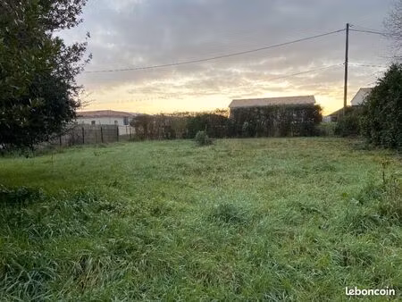 terrain 421 m² seyresse
