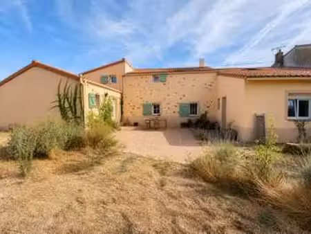 vente maison à montfaucon-montigné (49230) : à vendre / 217m² montfaucon-montigné
