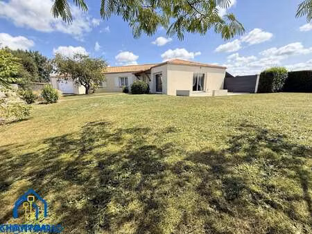 vente maison à vieillevigne (44116) : à vendre / 148m² vieillevigne