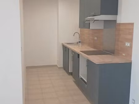 loue grand t3 carnoules