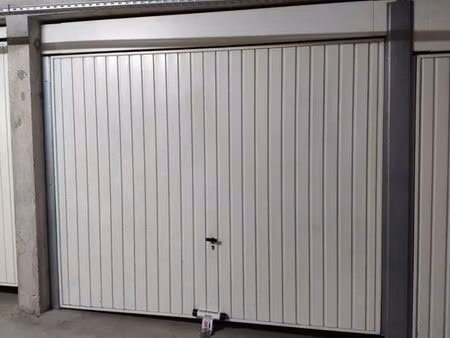 garage / box fermé et sécurisé (anse / ambérieux d'azergues)