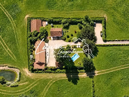 ensemble immobilier composé de trois habitations indépendantes