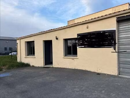 location bureaux et commerces aux sables-d'olonne (85100) : à louer / 188m² les sables-d'o