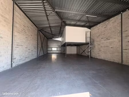 310 m² - stockage + bureaux - le taillan
