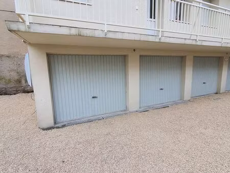 garage / box