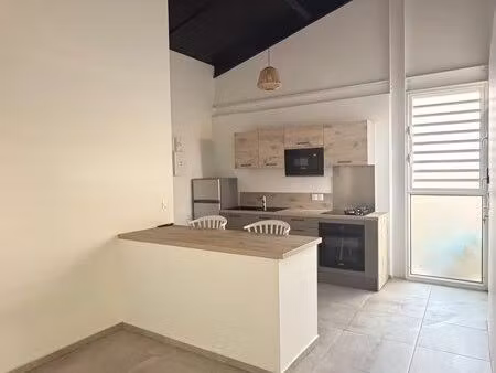 t2 meublé neuf climatisé 40 m² jardin clos parking charges comprises