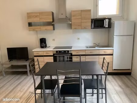 beau studio meublé au petit appeville