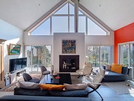 hennebont : maison contemporaine de 276m² sur 1386m² de terrain