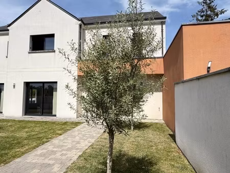 ingre proche orléans  maison d'architecte de 2016 à vendre  jardin arboré