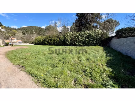 terrain plat de 739m2