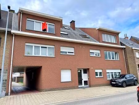 ruim 3 slaapkamer appartement op een zeer rustige ligging in