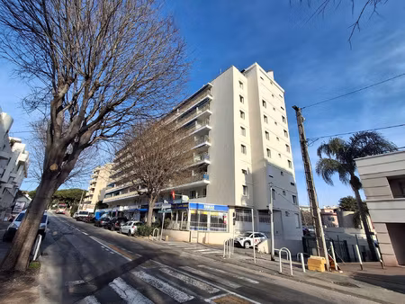 3 pieces traversant + bureau- 70m3 - boulevard raymond poi