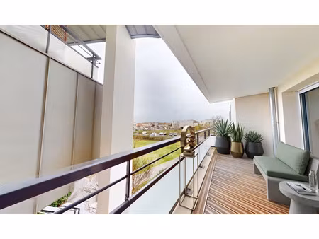 grand t2 de 51m2 avec parking et terrasse