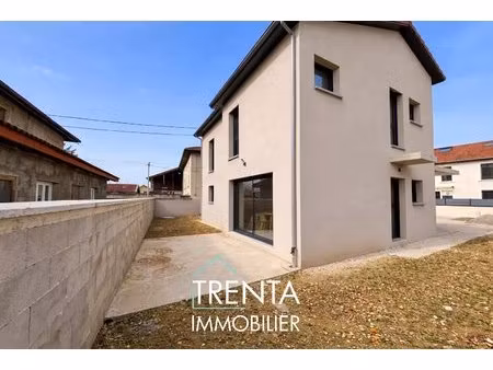 à vendre appartement duplex de 89m² à sillans