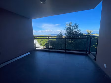 appartement t2 meublé centre ville saint leu